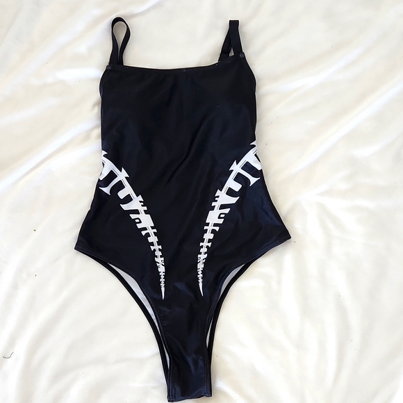 NWOT..High Leg One Piece Bathing siut - Picture 4 of 7